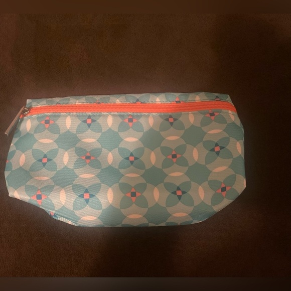 Clinique Handbags - Clinique Cosmetic bag